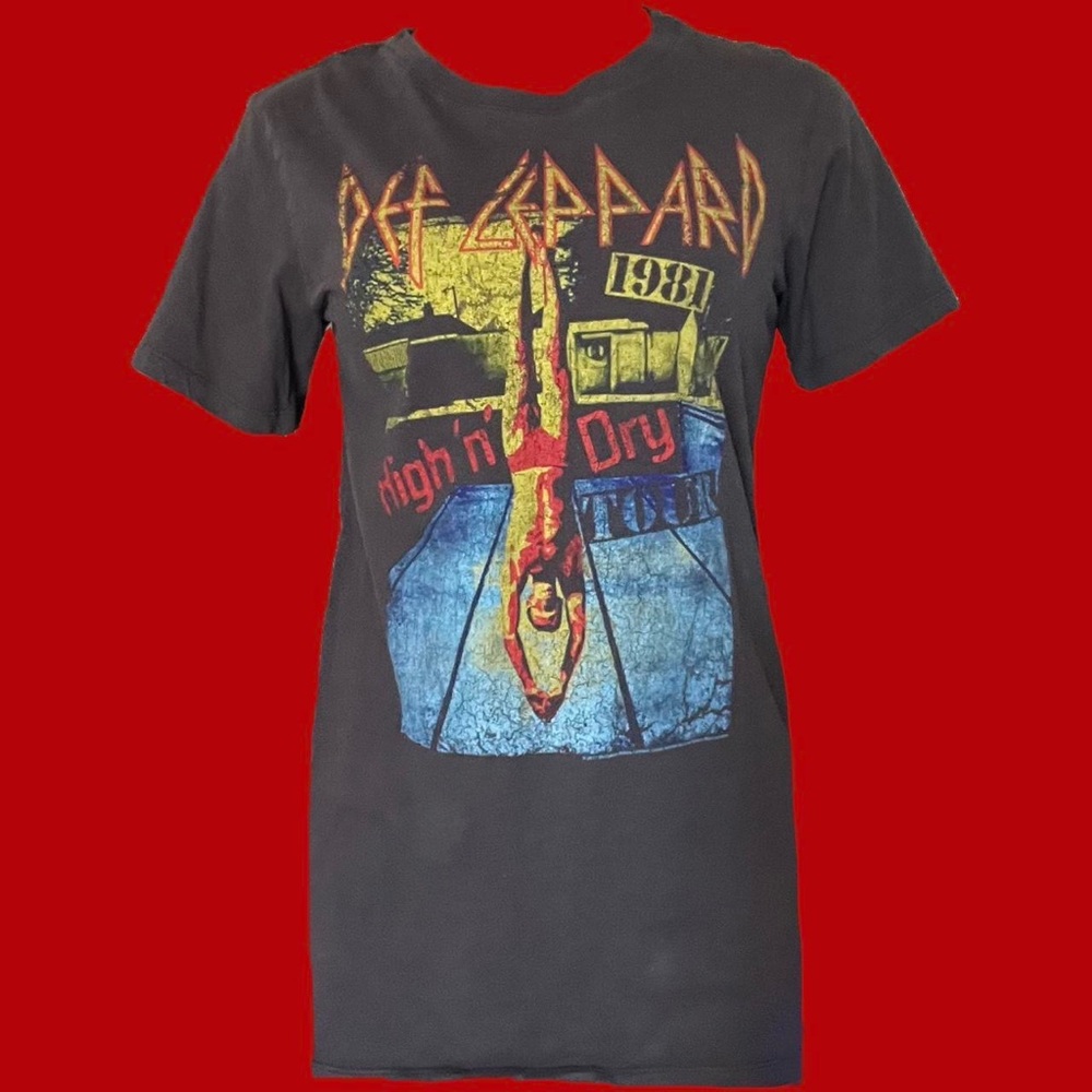 Def Leppard band tee